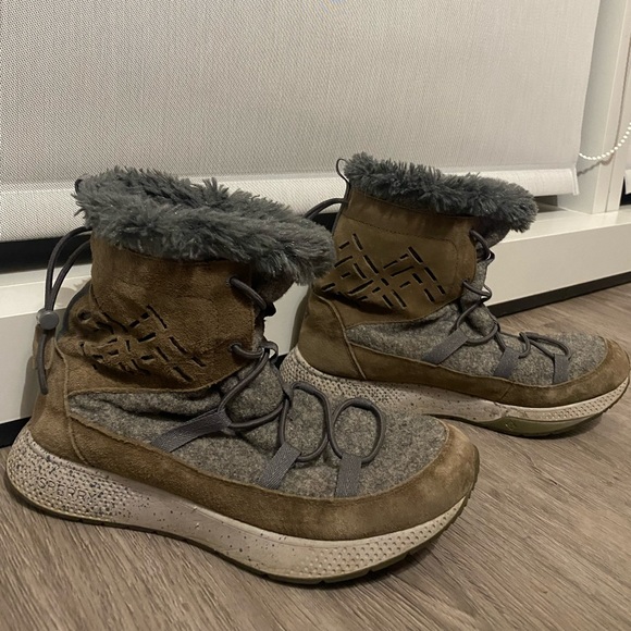 Sperry women’s winter boot size 8.5 - Picture 2 of 4